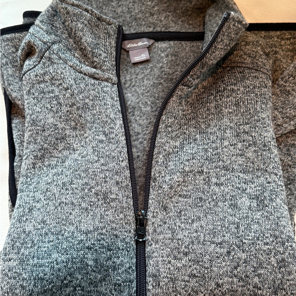 Eddie Bauer Women's Gray Fleece Jacket - Picture 3 of 4